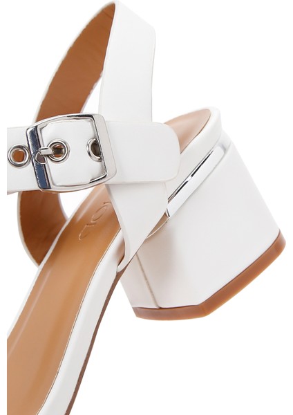 Kadın Beyaz Bilekten Bantlı Kısa Kalın Topuklu Sandalet 25SFE461918