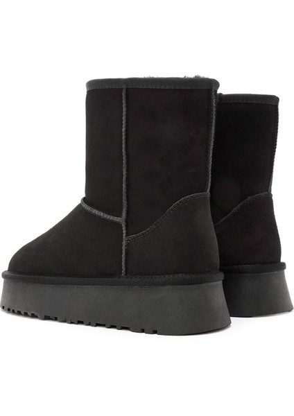 Kadın Siyah Kürk Detaylı Kalın Tabanlı Süet Deri Bot 24WFD478410