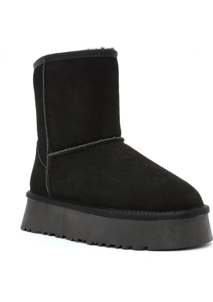 Kadın Siyah Kürk Detaylı Kalın Tabanlı Süet Deri Bot 24WFD478410