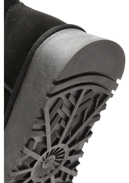 Kadın Siyah Kürk Detaylı Kalın Tabanlı Süet Deri Bot 24WFD478410