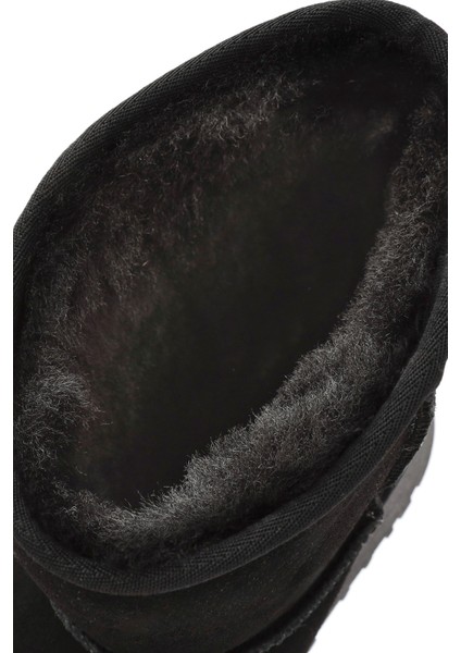 Kadın Siyah Kürk Detaylı Kalın Tabanlı Süet Deri Bot 24WFD478410