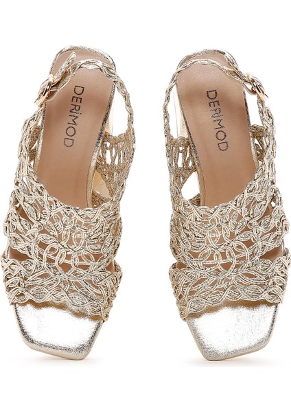 Kadın Altın Örgülü Metalik Kalın Kısa Topuklu Sandalet 25SFD440632