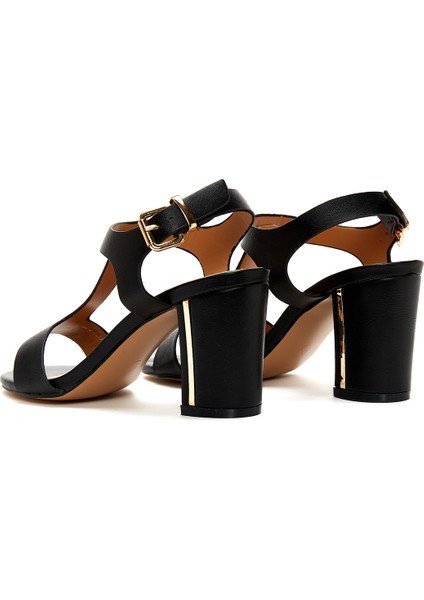 Kadın Siyah Bilekten Bantlı Kalın Topuklu Sandalet 25SFE462018