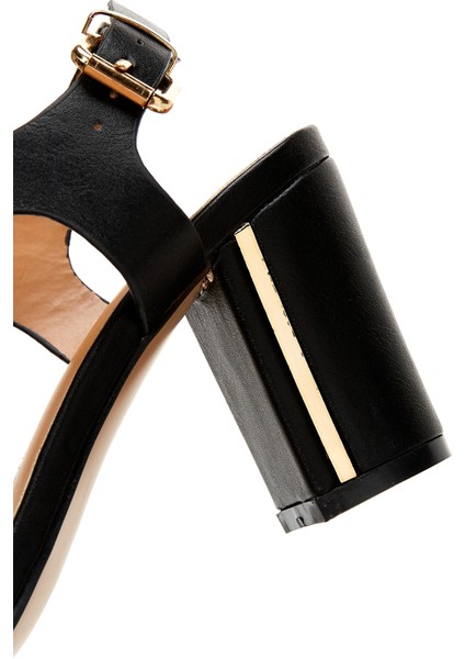 Kadın Siyah Bilekten Bantlı Kalın Topuklu Sandalet 25SFE462018