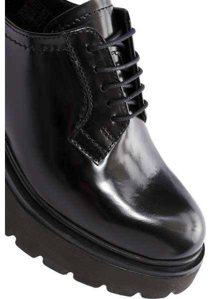 Kadın Siyah Bağcıklı Deri Oxford Ayakkabı 24WFD281322