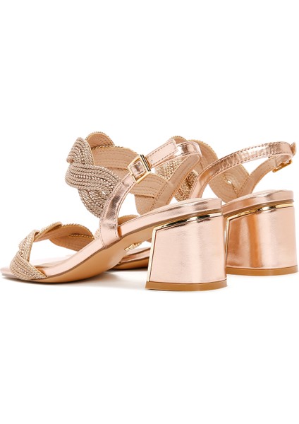 Kadın Pembe Örgülü Kalın Kısa Topuklu Sandalet 25SFD440714