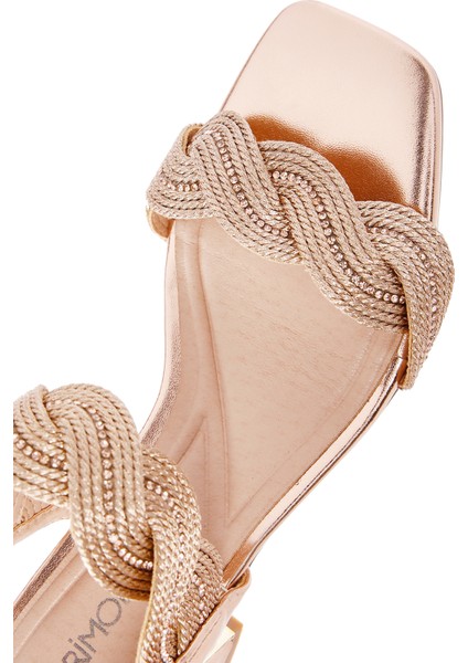 Kadın Pembe Örgülü Kalın Kısa Topuklu Sandalet 25SFD440714