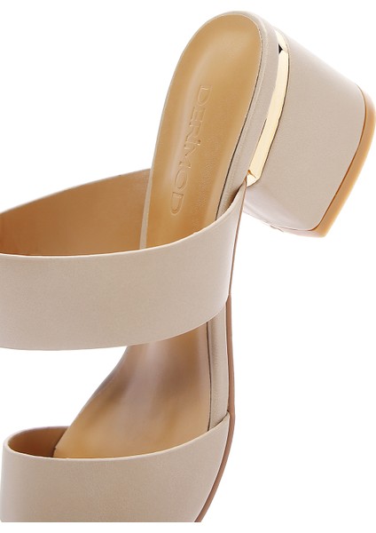 Kadın Bej Kısa Kalın Topuklu Terlik 25SFE460818