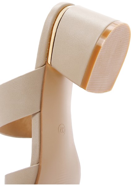 Kadın Bej Kısa Kalın Topuklu Terlik 25SFE460818