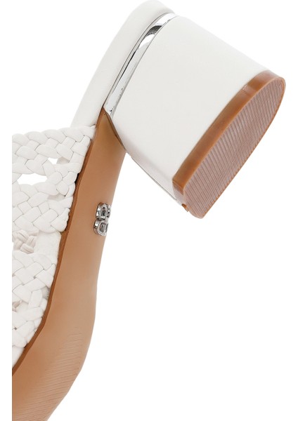 Kadın Beyaz Örgülü Kısa Kalın Topuklu Terlik 25SFE460918