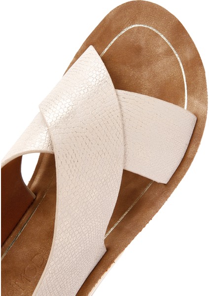 Kadın Altın Kalın Tabanlı Metalik Sandalet 25SFE461432