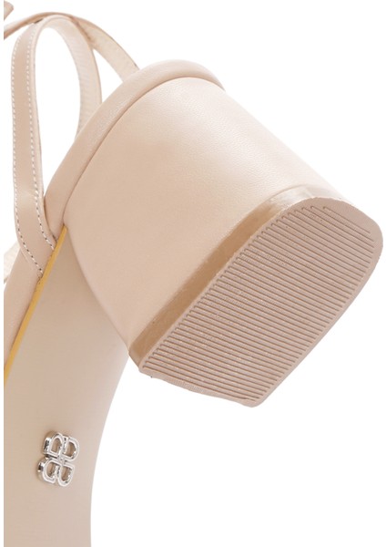 Kadın Bej Bilekten Bantlı Kalın Topuklu Sandalet 25SFE390218