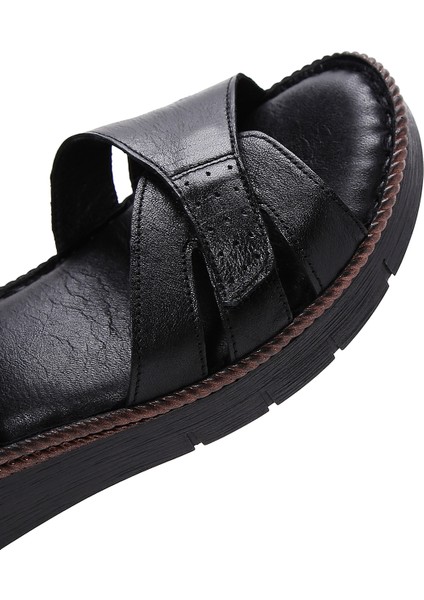 Kadın Siyah Bilekten Bantlı Deri Comfort Sandalet 25SFD320518