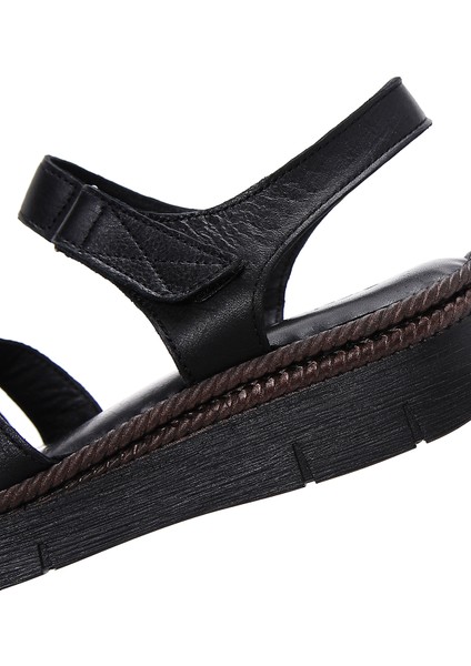 Kadın Siyah Bilekten Bantlı Deri Comfort Sandalet 25SFD320518
