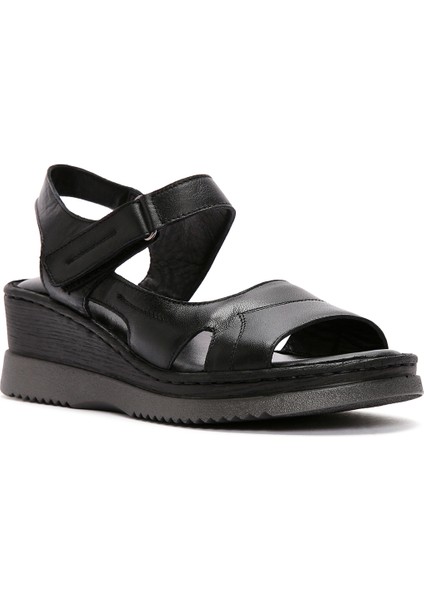 Kadın Siyah Kalın Tabanlı Bilekten Bantlı Deri Comfort Sandalet 25SFD320818