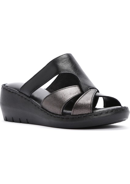 Kadın Siyah Dolgu Topuklu Deri Comfort Terlik 25SFD320218