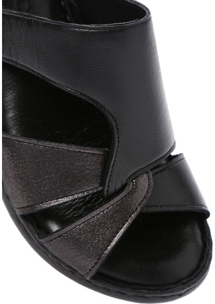 Kadın Siyah Dolgu Topuklu Deri Comfort Terlik 25SFD320218