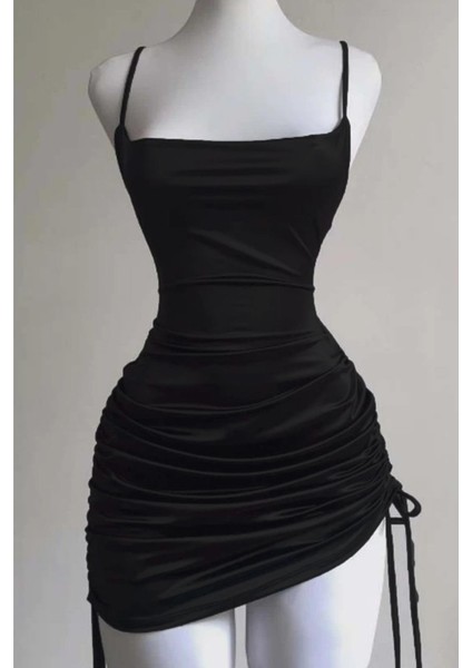 Siyah Büzgülü Sırt Ipli & Dekolteli Askılı Gotik Y2K Elbise