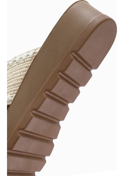 Kadın Bej Kalın Tabanlı Hasır Terlik 25SFE4639M7