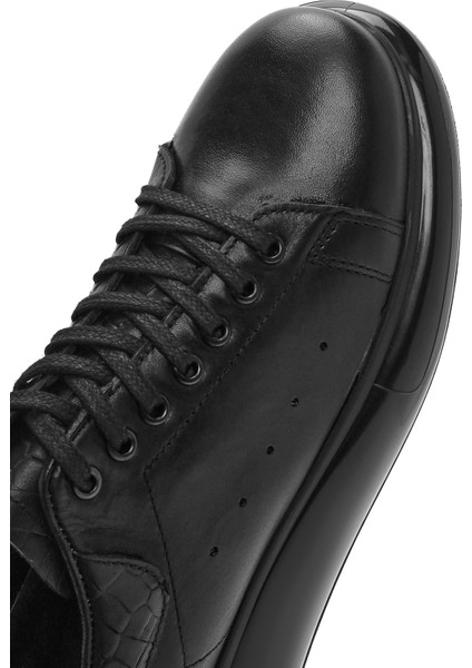 Erkek Siyah Bağcıklı Kalın Tabanlı Deri Sneaker 25SFD680018