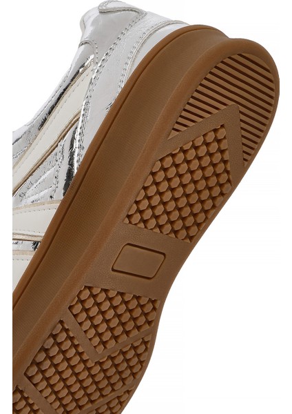 Kadın Gümüş Bağcıklı Metalik Sneaker 25SFD430632