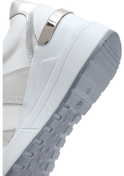 Kadın Beyaz Dolgu Topuklu Yandan Fermuarlı Deri Sneaker 25SFD370314