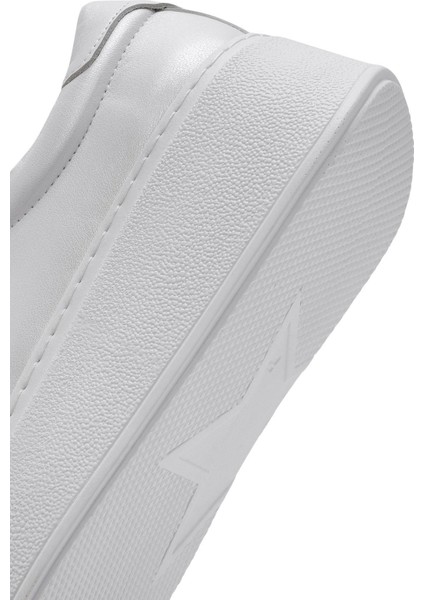 Kadın Beyaz Kalın Tabanlı Yandan Fermuarlı Bağcıklı Deri Sneaker 25SFD3702SM