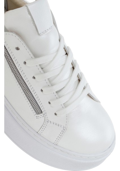 Kadın Beyaz Kalın Tabanlı Yandan Fermuarlı Bağcıklı Deri Sneaker 25SFD3702SM