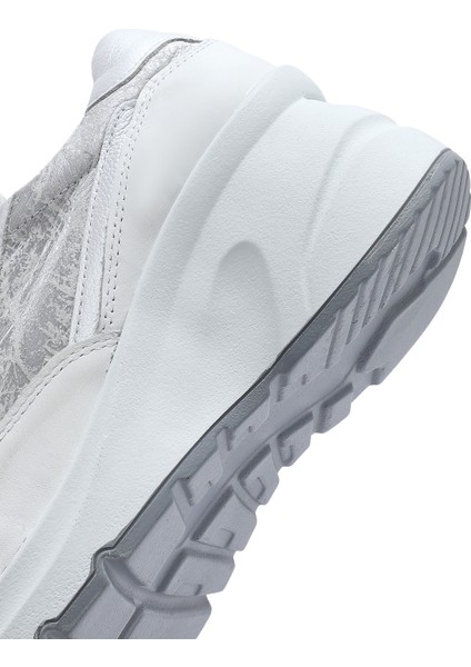 Kadın Beyaz Dolgu Topuklu Bağcıklı Deri Sneaker 25SFD370814
