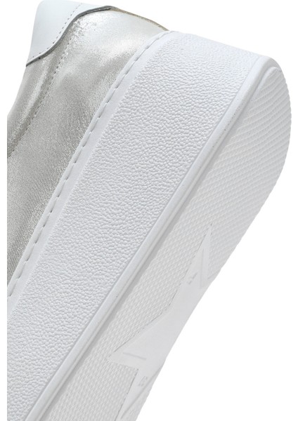 Kadın Gümüş Kalın Tabanlı Yandan Fermuarlı Deri Sneaker 25SFD3702SM