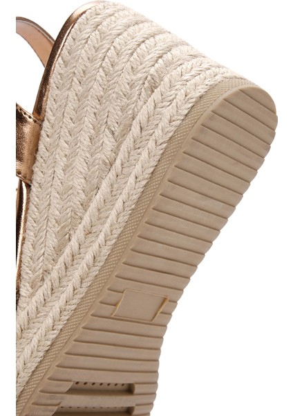 Kadın Bronz Bilekten Bantlı Metalik Dolgu Topuklu Espadril 25SFE480632