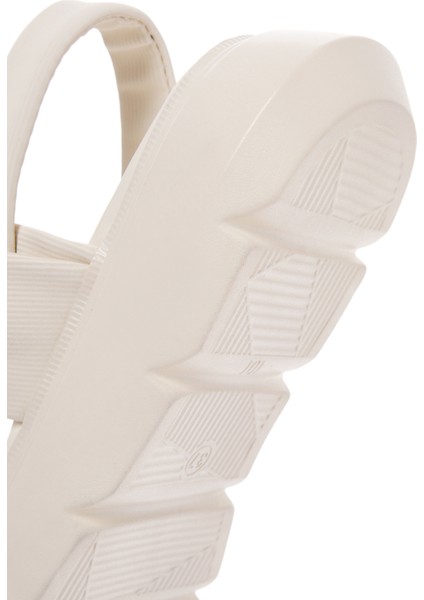 Kadın Krem Kalın Tabanlı Sandalet 25SFE485018