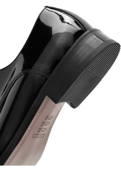 Erkek Siyah Bağcıklı Rugan Deri Klasik Ayakkabı 25SFD670316