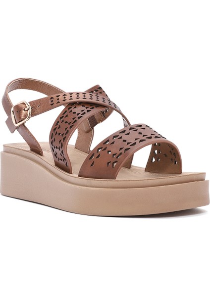 Kadın Bronz Bilekten Tokalı Kalın Tabanlı Sandalet 25SFE465818