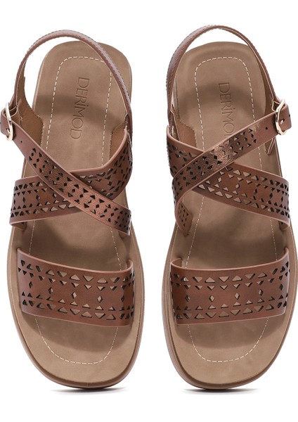 Kadın Bronz Bilekten Tokalı Kalın Tabanlı Sandalet 25SFE465818