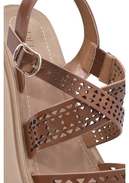 Kadın Bronz Bilekten Tokalı Kalın Tabanlı Sandalet 25SFE465818