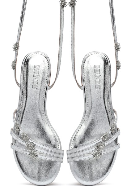 Kadın Gümüş Bilekten Tokalı Taşlı Sandalet 25SFE481132