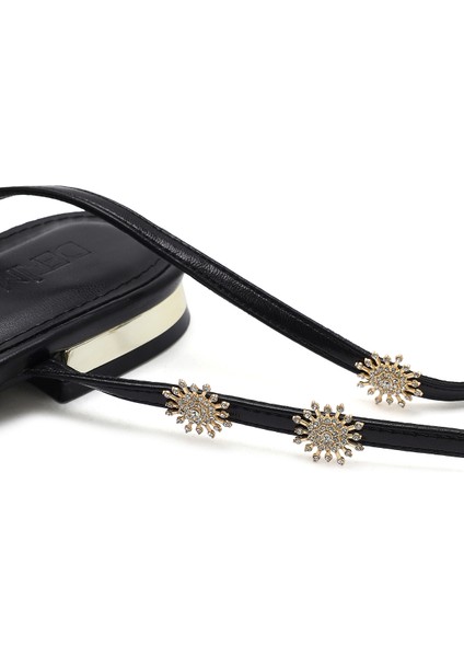 Kadın Siyah Bilekten Tokalı Taşlı Sandalet 25SFE481132