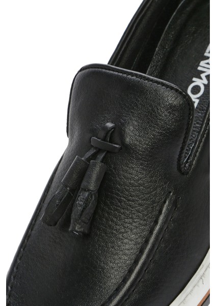 Erkek Siyah Püsküllü Deri Casual Loafer 25SFD680418