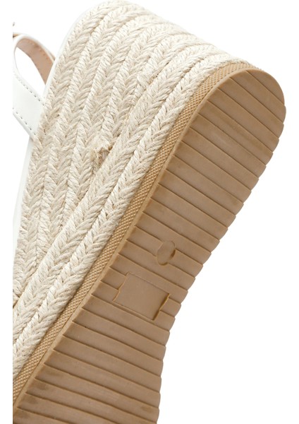 Kadın Beyaz Bilekten Tokalı Dolgu Topuklu Espadril Sandalet 25SFE482318
