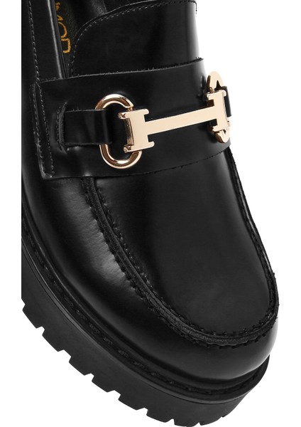 Kadın Siyah Toka Detaylı Kalın Tabanlı Deri Maskülen Loafer 25SFD180222