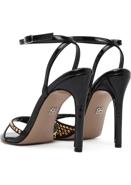 Kadın Siyah Bilekten Tokalı Taşlı Yüksek Ince Topuklu Sandalet 25SFE390914