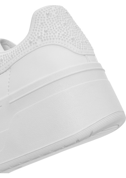Kadın Beyaz Bağcıklı Kalın Tabanlı Sneaker 25SFD430418