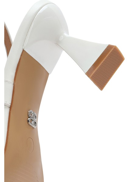 Kadın Beyaz Arkadan Bağlamalı Ince Topuklu Sandalet 25SFE466218