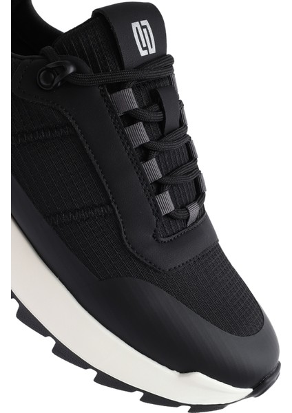 Erkek Siyah Bağcıklı Kalın Tabanlı Deri Sneaker 25SFD69536F