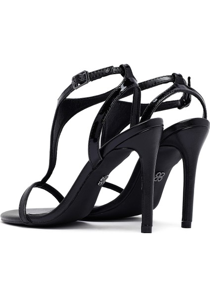 Kadın Siyah Bilekten Tokalı Yüksek Ince Topuklu Sandalet 25SFD443018
