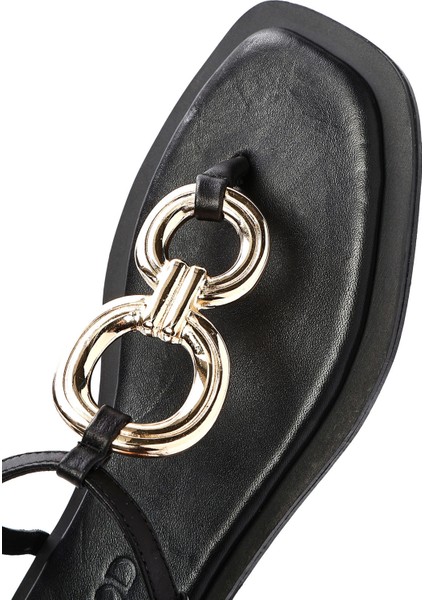 Kadın Siyah Arkadan Bağlamalı Parmak Arası Deri Sandalet 25SFD270218