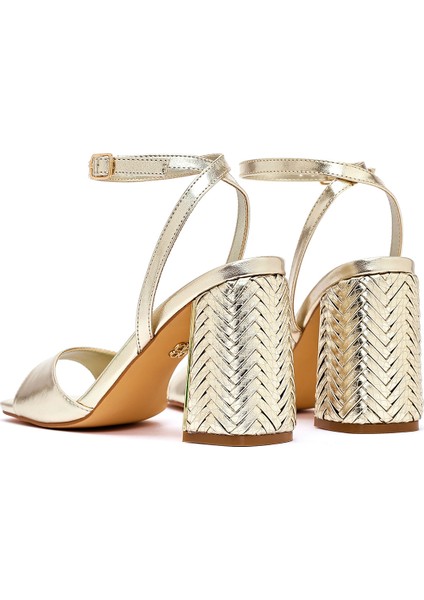 Kadın Altın Bilekten Tokalı Yüksek Kalın Topuklu Metalik Sandalet 25SFE493332