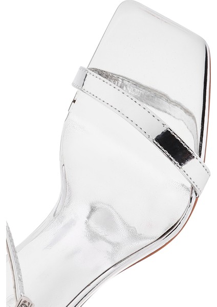 Kadın Gümüş Bilekten Bağlamalı Yüksek Ince Topuklu Metalik Sandalet 25SFE493732