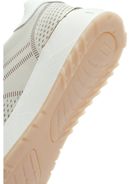 Kadın Krem Bağcıklı Kalın Tabanlı Deri Sneaker 25SFD372014